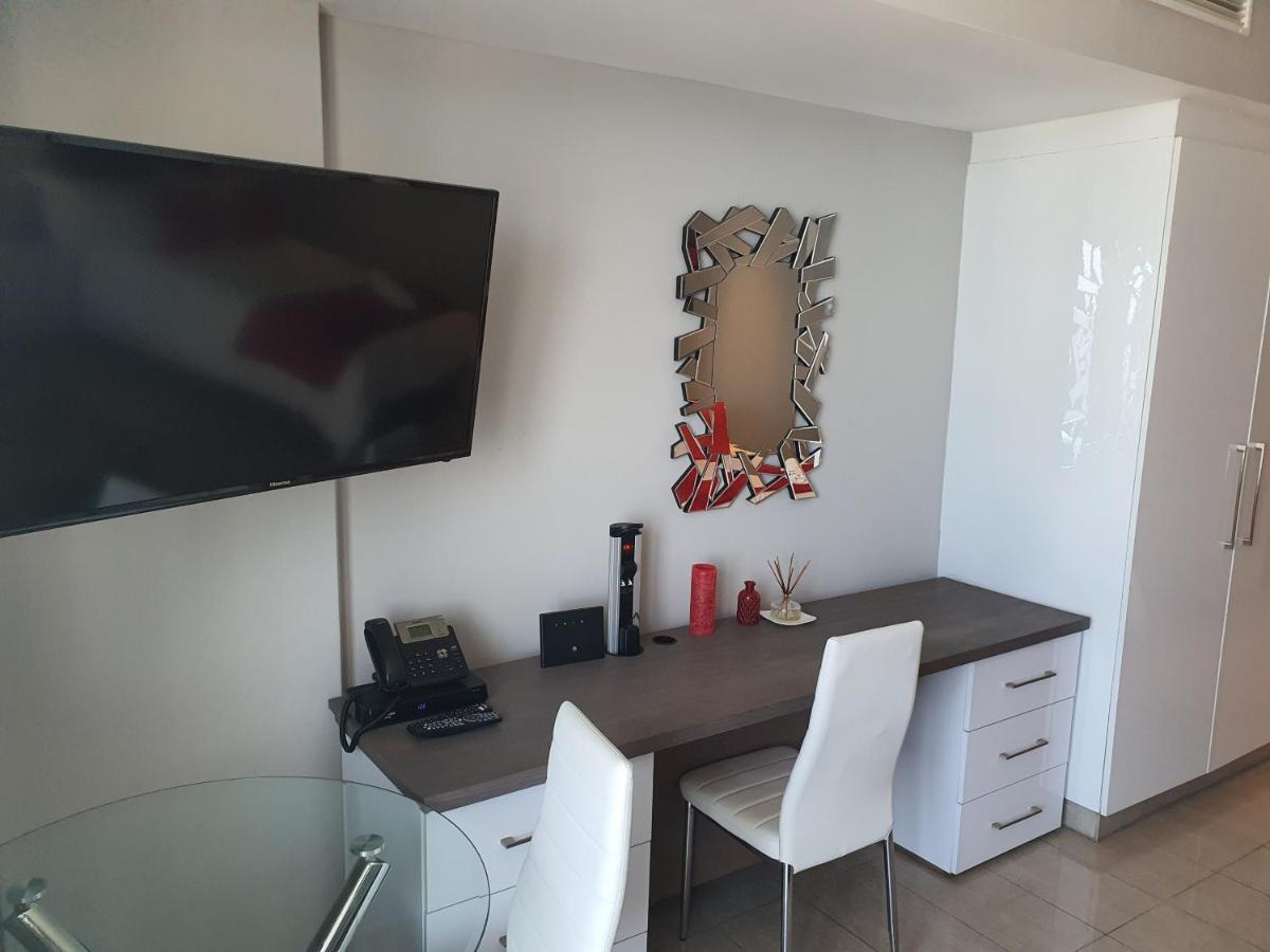 Pearls Sea Facing - Self Catering Apartment *