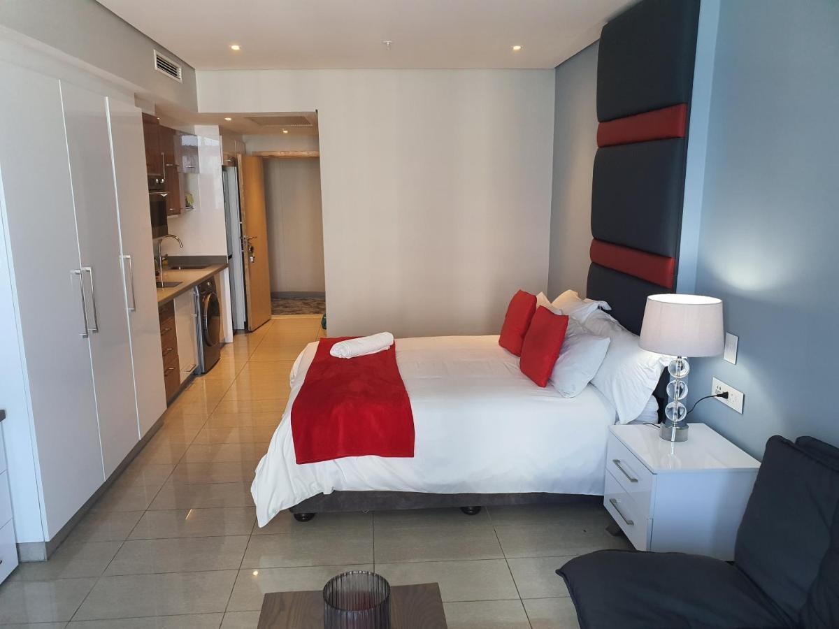 Pearls Sea Facing - Self Catering Apartment *